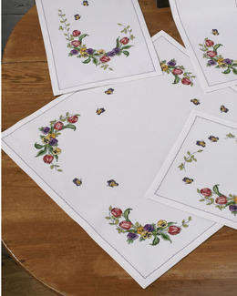 Broderikit Duk Tulpaner och penseer